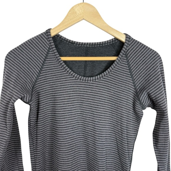Lululemon Women’s Open Your Heart Reversible Long Sleeve Black/Grey 6 - Picture 5 of 8